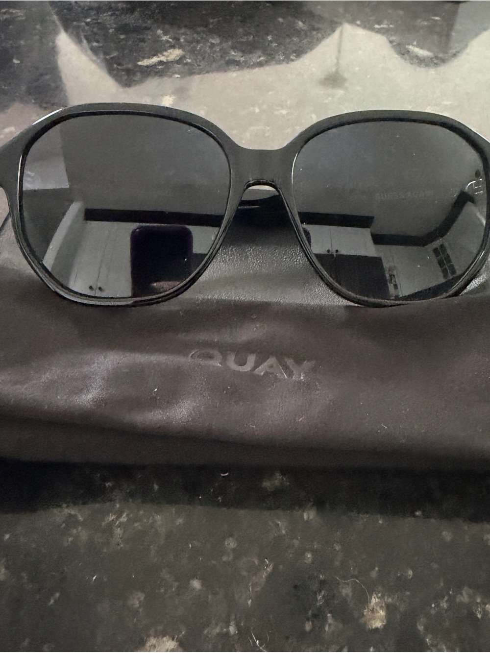 🕶️NWOT Quay “Guess Again” Sunglasses in Black/Smoke Polarized🕶️